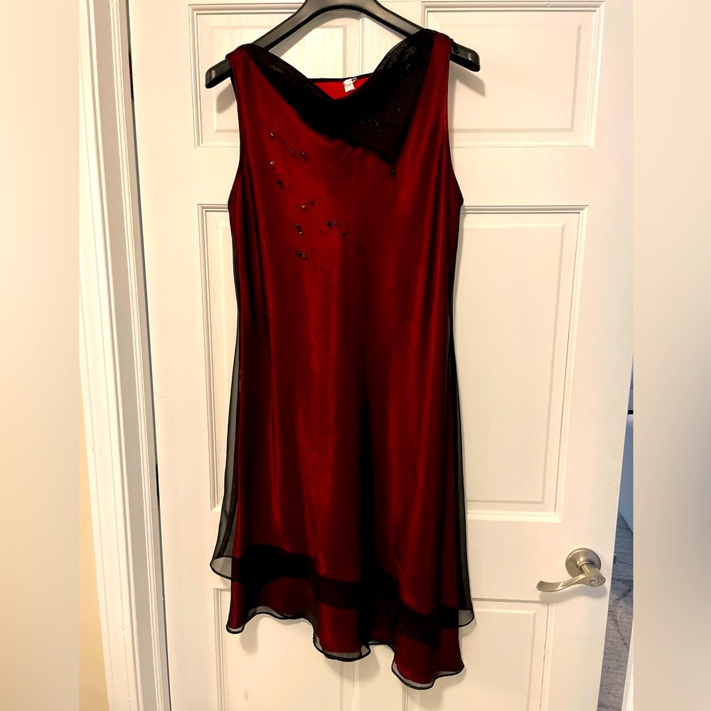 Beautiful xl dress (red with black overlay). Two tiers on the bottom.